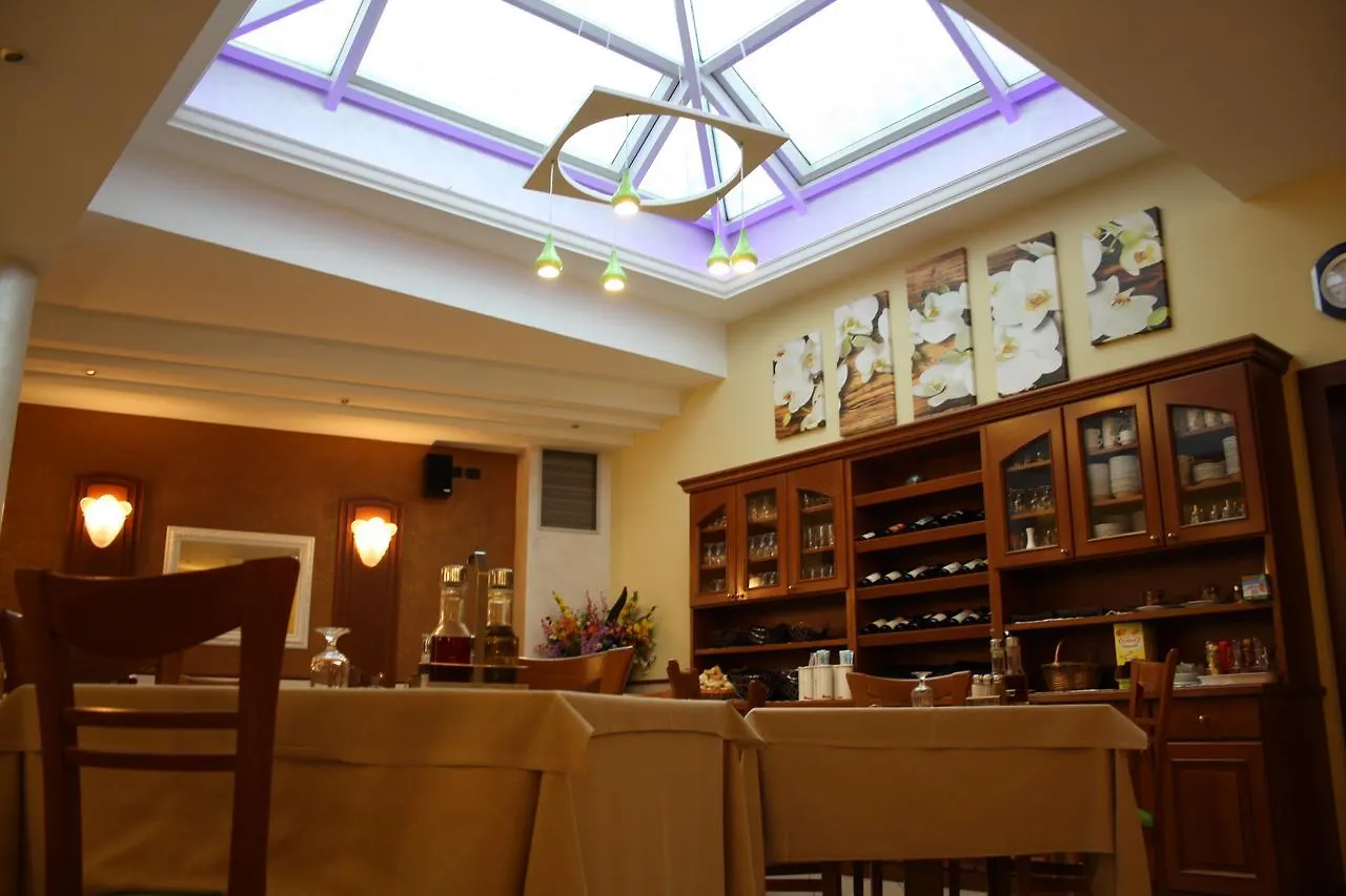 Italia Risorta Hotel Arsiero 3*,