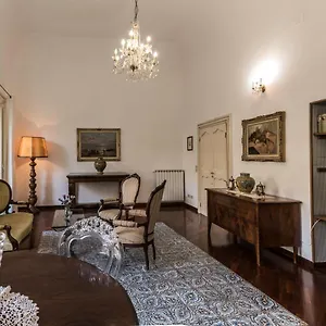 appartamento-palazzo-pace-al-cassaro.sicilyhotelsitaly.net/